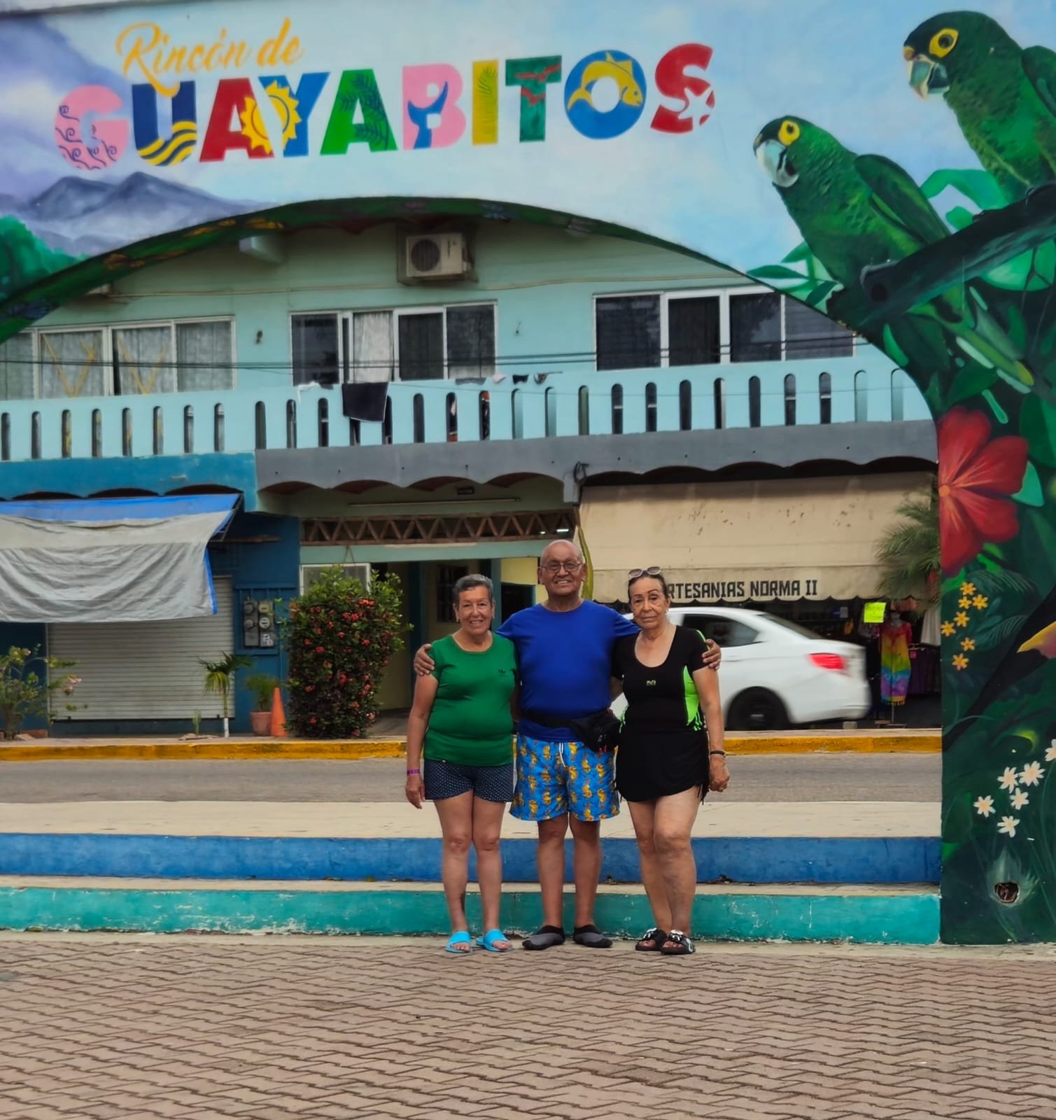 Clientes felices en la playa